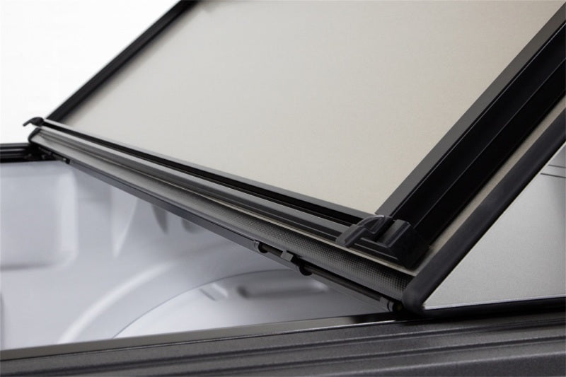 Access ACC LOMAX Tri-Fold Cover — alternate view 4
