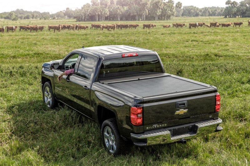 Roll-N-Lock RNL M-Series Tonneau Cover — alternate view 4